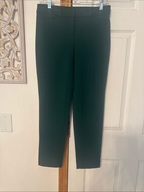 White House Black Market Women's Dark Green Tailored Slim Ankle Pants. Size 2R.